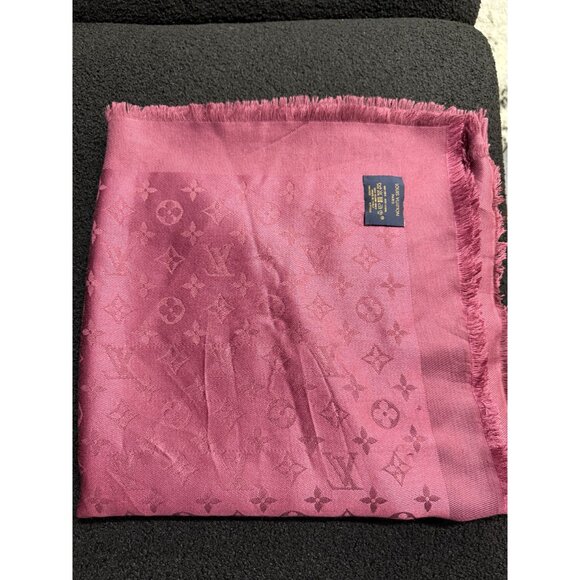 Louis Vuitton Monogram Shine Shawl In Fuchsia Silk & Wool Blend - Picture 3 of 6